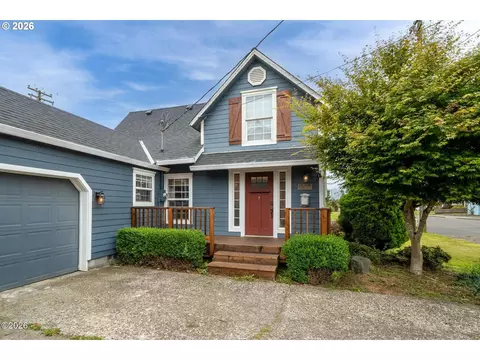1303 3rd St, Tillamook, OR 97141