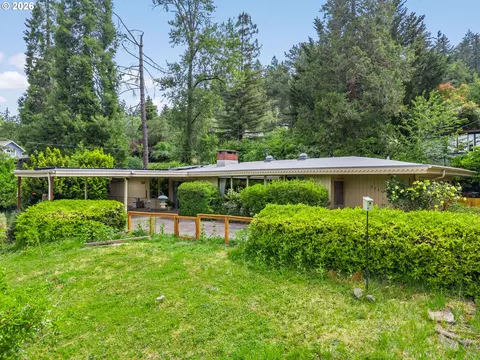 Exterior - 2795 Central Blvd, Eugene, OR 97403 photo 2 of 12