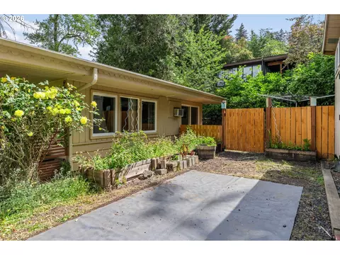 Exterior - 2795 Central Blvd, Eugene, OR 97403 photo 8 of 12