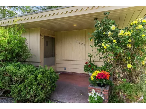 Exterior - 2795 Central Blvd, Eugene, OR 97403 photo 4 of 12