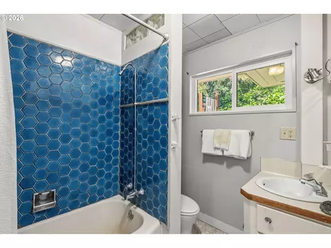 Bath - 2795 Central Blvd, Eugene, OR 97403 photo 1 of 4