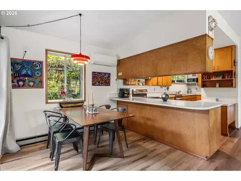 Kitchen - 2795 Central Blvd, Eugene, OR 97403 photo 1 of 8