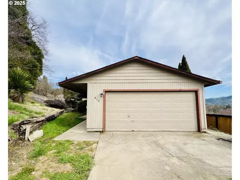 415 NW Apollo Ct, Winston, OR 97496