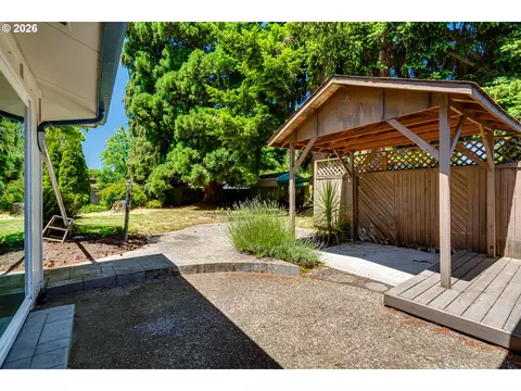 Exterior - 4742 Thunderbird St, Eugene, OR 97404 photo 5 of 12