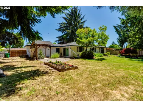 Exterior - 4742 Thunderbird St, Eugene, OR 97404 photo 11 of 12