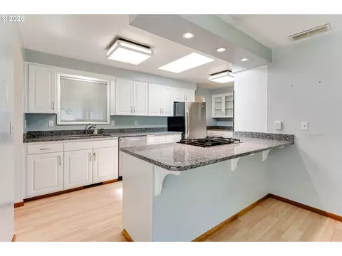 Kitchen - 4742 Thunderbird St, Eugene, OR 97404 photo 4 of 4