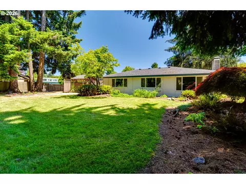 Exterior - 4742 Thunderbird St, Eugene, OR 97404 photo 3 of 12