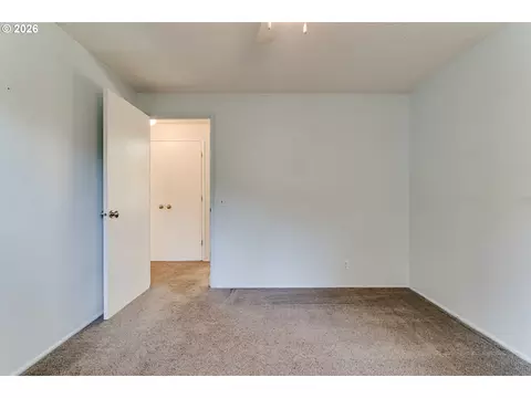Bedroom - 4742 Thunderbird St, Eugene, OR 97404 photo 5 of 9