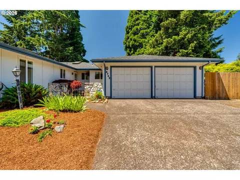 Exterior - 4742 Thunderbird St, Eugene, OR 97404 photo 1 of 12
