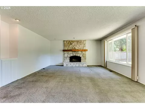 Living - 4742 Thunderbird St, Eugene, OR 97404 photo 5 of 5