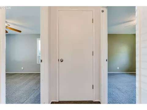 Entry Way - 4742 Thunderbird St, Eugene, OR 97404 photo 7 of 7