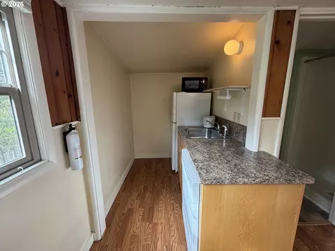 Kitchen - 2490 Emerald St, Eugene, OR 97403 photo 6 of 6