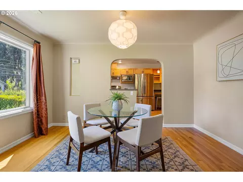 Dining - 2490 Emerald St, Eugene, OR 97403 photo 2 of 5