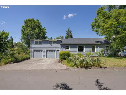 Exterior - 2490 Emerald St, Eugene, OR 97403 photo 3 of 7