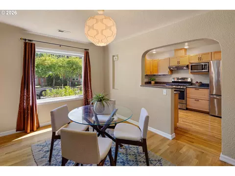 Dining - 2490 Emerald St, Eugene, OR 97403 photo 4 of 5