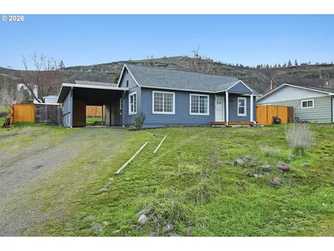 2306 W 13th St, The Dalles, OR 97058