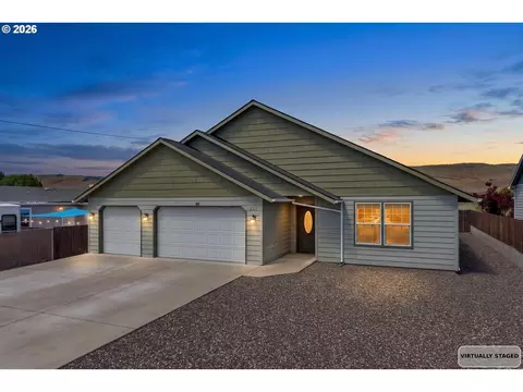 327 3rd Ave, Dallesport, WA 98617