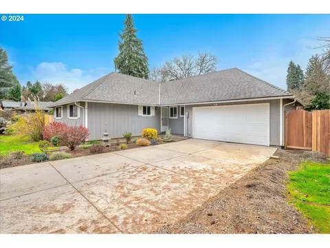 1808 SE Anspach St, Milwaukie, OR 97267