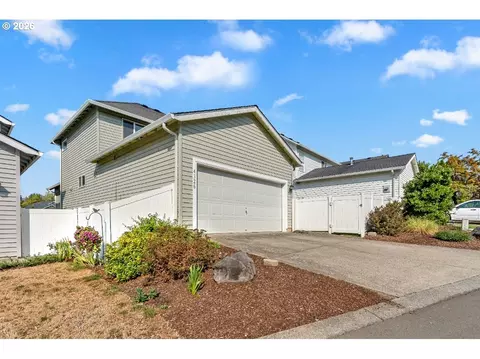 Exterior - 4326 NW 12th Loop, Camas, WA 98607 photo 3 of 4