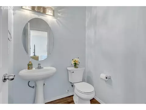 Bath - 4326 NW 12th Loop, Camas, WA 98607 photo 3 of 3