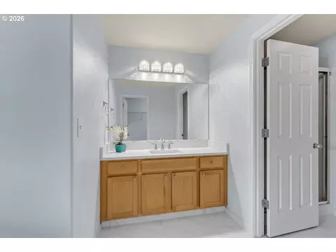 Bath - 4326 NW 12th Loop, Camas, WA 98607 photo 1 of 3