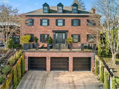 635 NW Albemarle Ter, Portland, OR 97210