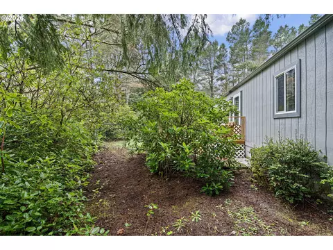 4826 Rhododendron Loop, Florence, OR 97439 photo 32