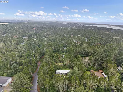 4826 Rhododendron Loop, Florence, OR 97439 photo 39