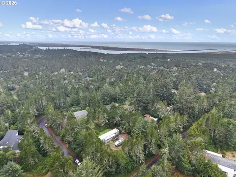 4826 Rhododendron Loop, Florence, OR 97439 photo 38