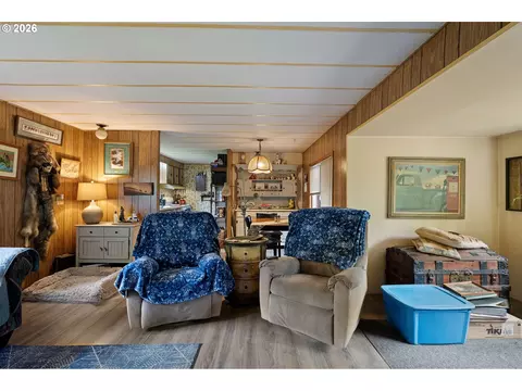 4826 Rhododendron Loop, Florence, OR 97439 photo 15