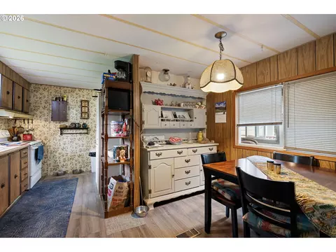 4826 Rhododendron Loop, Florence, OR 97439 photo 8