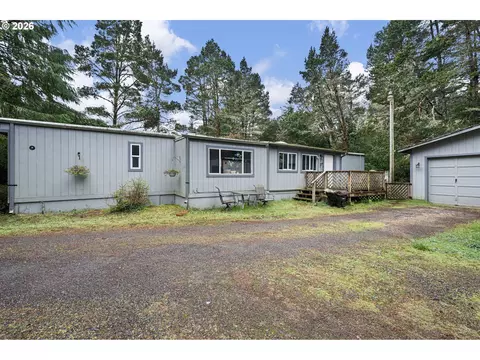 4826 Rhododendron Loop, Florence, OR 97439 photo 4