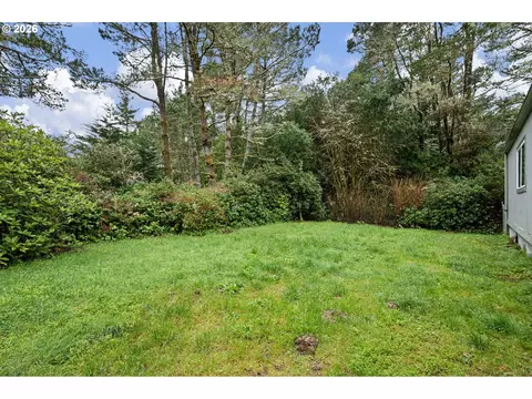4826 Rhododendron Loop, Florence, OR 97439 photo 29