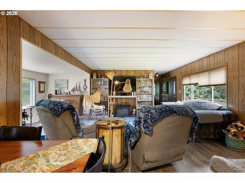 4826 Rhododendron Loop, Florence, OR 97439 photo 14
