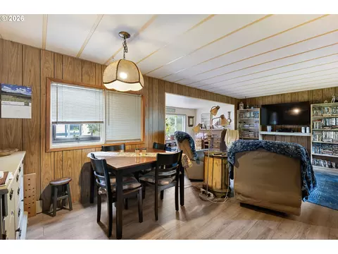 4826 Rhododendron Loop, Florence, OR 97439 photo 12