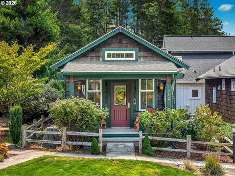 762 Dorcas Ln, Manzanita, OR 97130