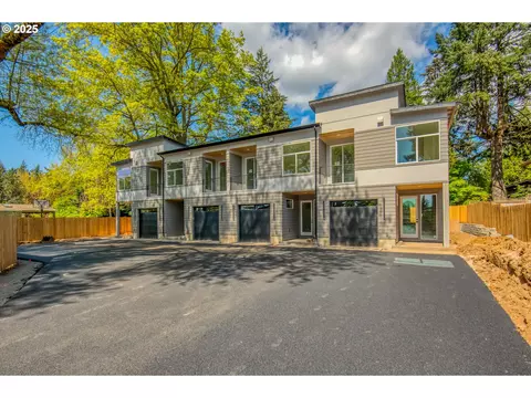 5069 SE King Rd #D, Milwaukie, OR 97222