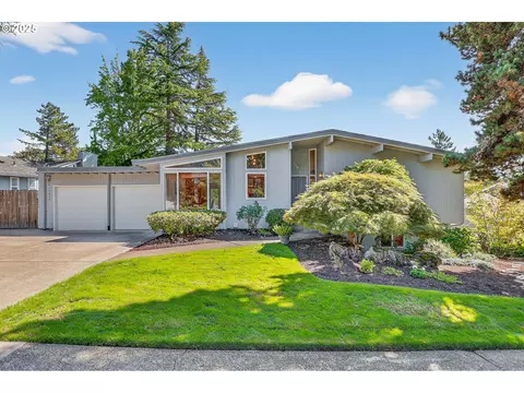 15017 NW Oakmont Loop, Beaverton, OR 97006