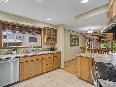 1618 SW 3rd Dr, Gresham, OR 97080 photo 9