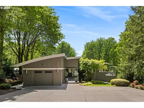 9833 NW Skyline Blvd, Portland, OR 97231