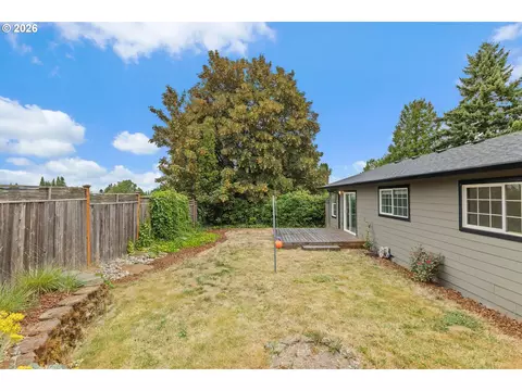 Exterior - 485 SE Centurion Ave, Gresham, OR 97030 photo 5 of 8