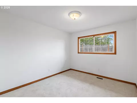 Bedroom - 485 SE Centurion Ave, Gresham, OR 97030 photo 6 of 7