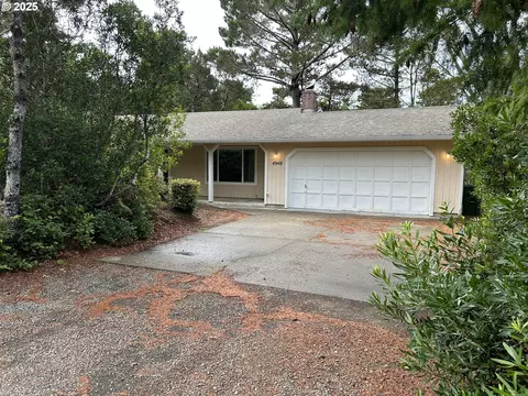 4948 Oceana Dr, Florence, OR 97439