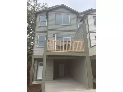 11175 SE Stark St, Portland, OR 97216