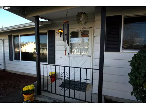 751 NE Fleming Ave #C-20, Gresham, OR 97030