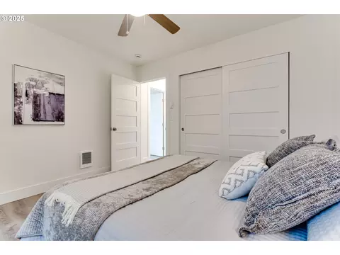 Bedroom - 9 Monroe #A, Eugene, OR 97402 photo 4 of 4