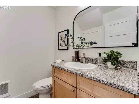 Bath - 9 Monroe #A, Eugene, OR 97402 photo 1 of 3