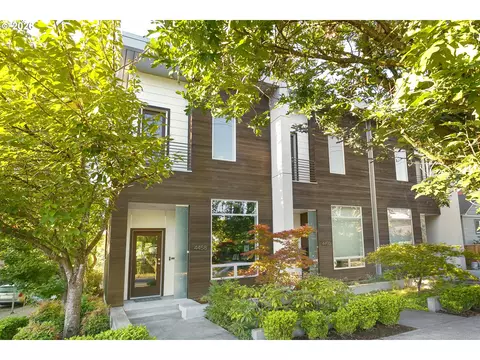 4458 SE Stark St #1, Portland, OR 97215