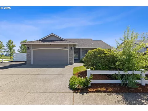 3242 NE Mohan Dr, Mcminnville, OR 97128