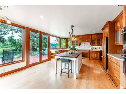 Kitchen - 441 W D St, Springfield, OR 97477 photo 1 of 9